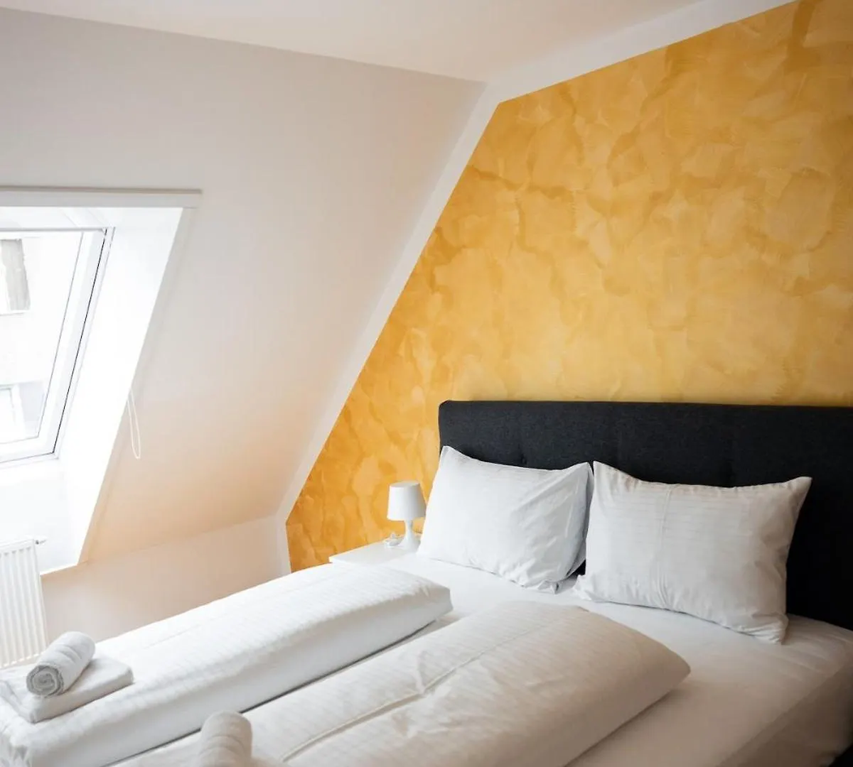 75 M2 Rooftop Central Apartment Wenen